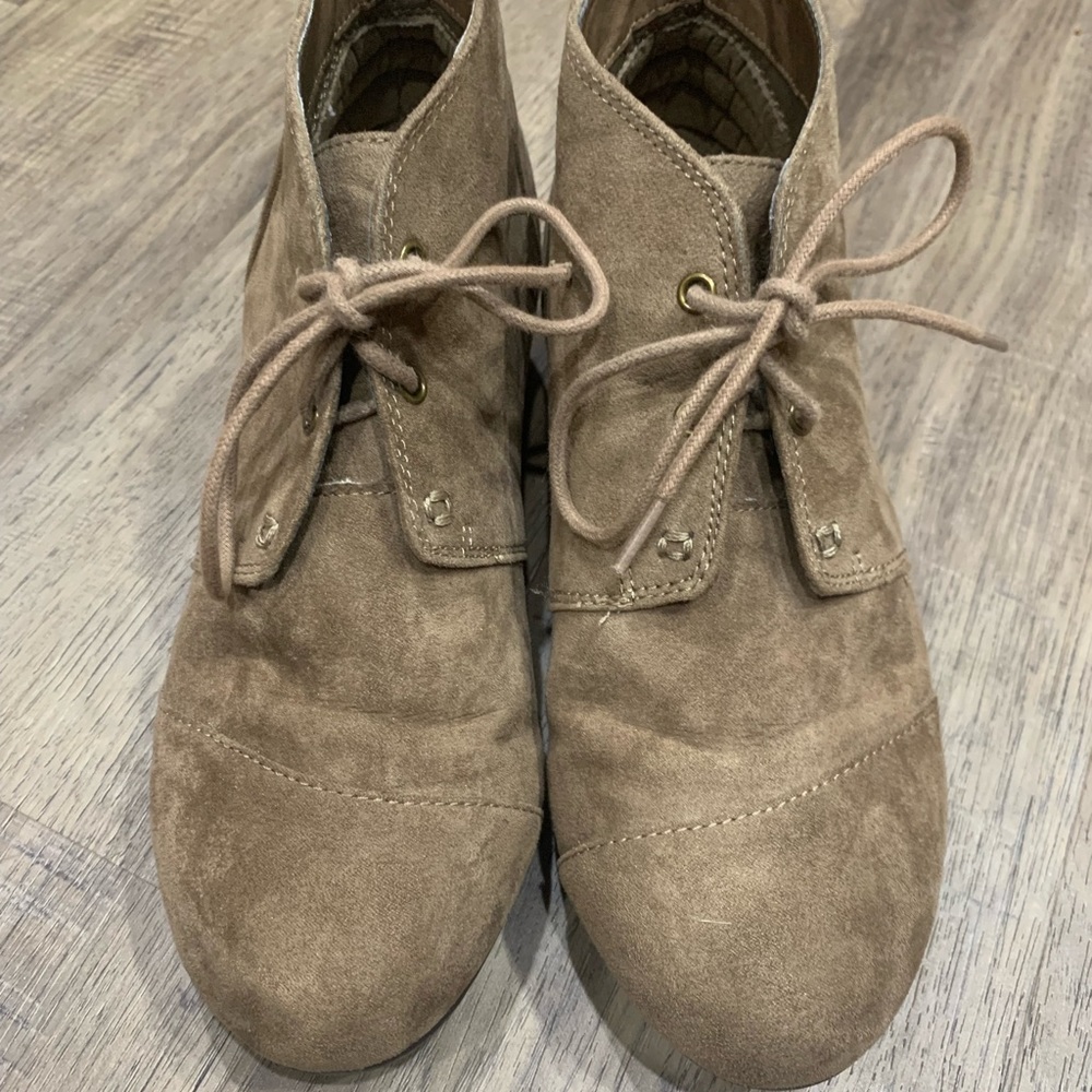 Mia booties - Picture 9 of 9